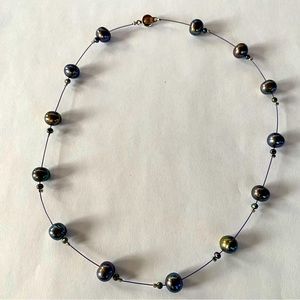 Black fresh water pearl necklace